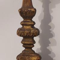 antico candeliere dorato