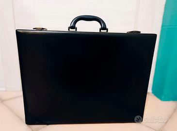 Pregiata ventiquattrore in vera pelle