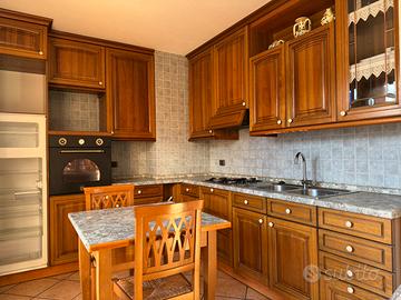 Cucina Completa  + Tavolo e Sedie