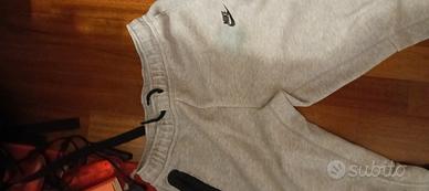 pantaloni tech nike