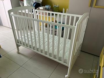 Lettino con sponde + materasso