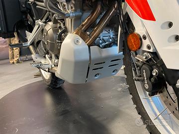 Paramotore e parascarico Aprilia Tuareg 660 2022