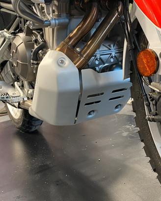 Paramotore e parascarico Aprilia Tuareg 660 2022