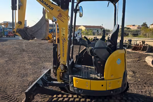 escavatore yanmar vio 23