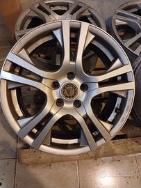 Cerchi in lega R17 5fori per gomme 235
