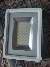 lampada esterna led 5100 lm