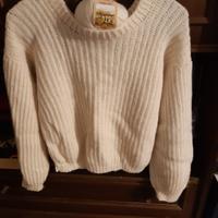 maglione fatto ad uncinetto con lana di alpaca