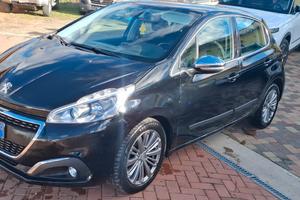 Peugeot 208 BlueHDi 100 S&S 5 porte Allure