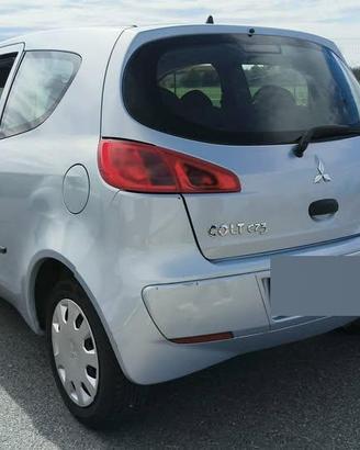 Mitsubishi colt benzina si neopatentati 149.oookm