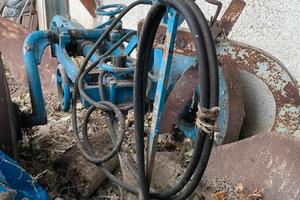 Aratro monovomere idraulico