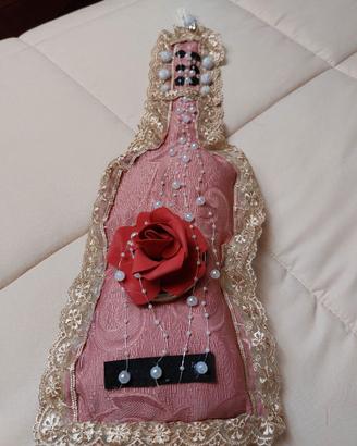 Chitarra in stoffa decorativa fatta a mano