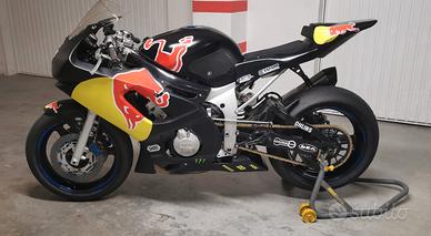 YAMAHA R6 SOLO PISTA PERFETTA anno 2001