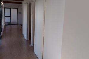 Studio con cabine per massaggi, trattamenti vari