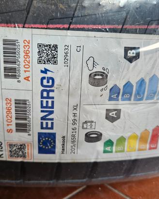 4 gomme nuove Hankook 205/65/16