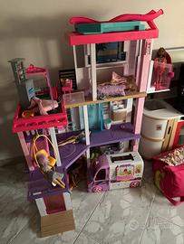 Villa delle barbie e Cucina in legno giocattolo