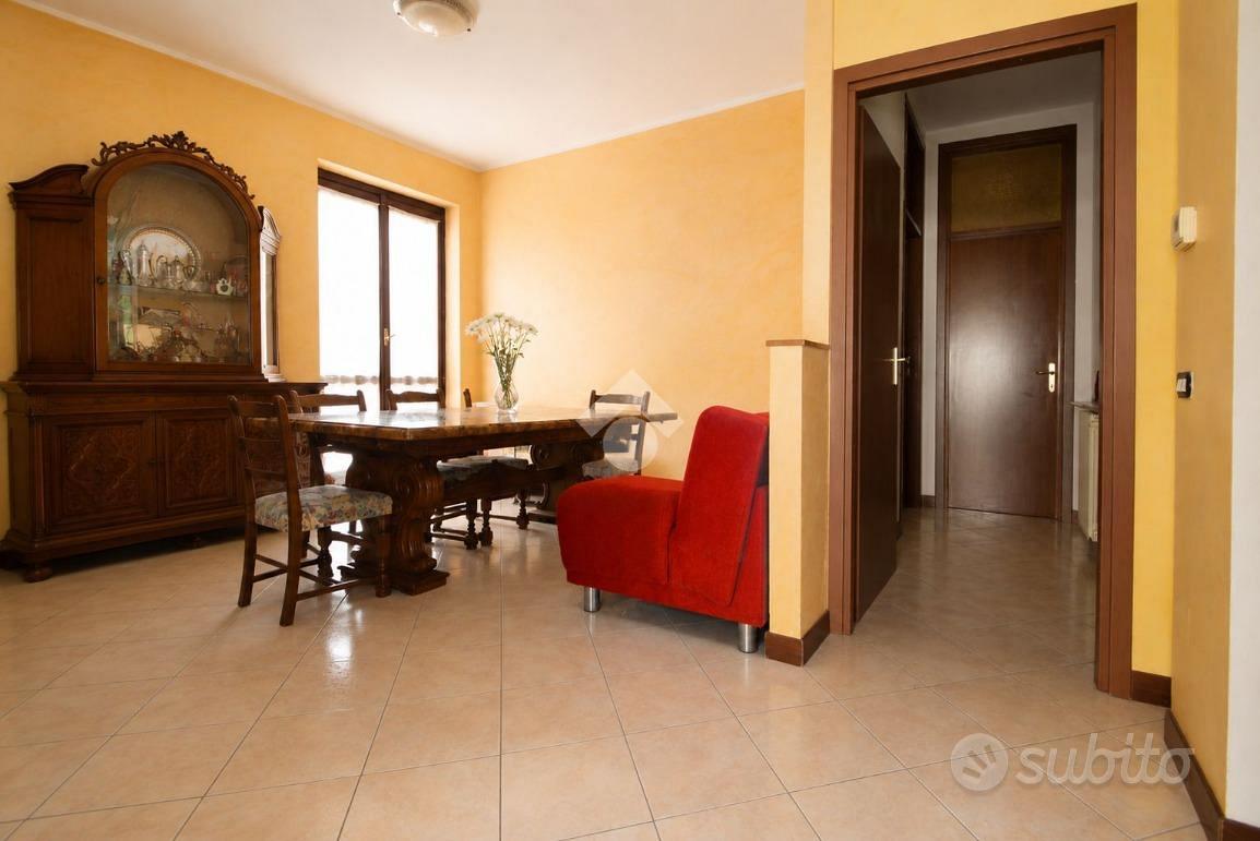 3 LOCALI A CAPONAGO - Vista 2