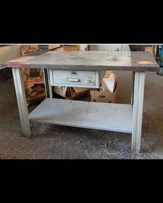 Tavolo lavoro per officina