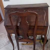 Scrittoio con sedia