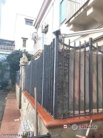 Gazzi, zona Mangialupi, appartamento d'epoca