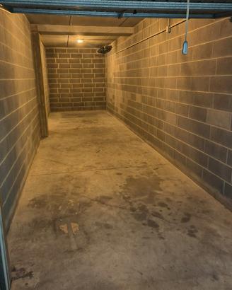 Garage doppio  con accesso protetto