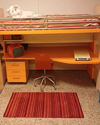 cameretta stile moderno a ponte con scrivania
