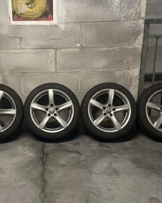 Cerchi lega 17 “ + gomme Pirelli Sottozero