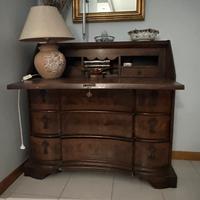 Scrivania/cassettiera antica in legno massello