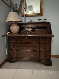 Scrivania/cassettiera antica in legno massello