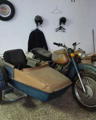 Moto d'epoca Sovietica IZH Jupiter 3  Sidecar 1972