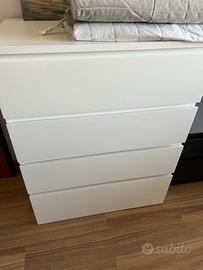 cassettiera Ikea e 2 scaffali ed 1 poang