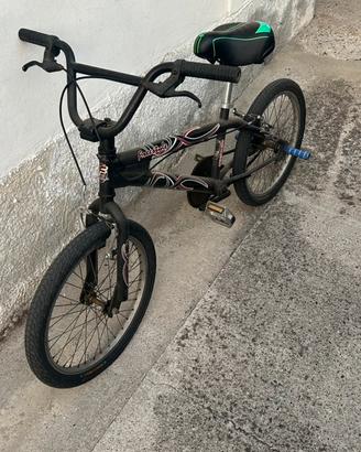 BMX freestyle Nera e Turchese