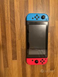 Nintendo Switch 2019 usato con accessori +2 giochi
