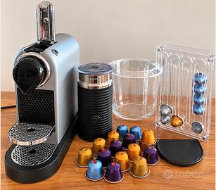 Macchina Nespresso con montalatte e accessori