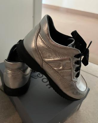 Scarpe bimba, marca HOGAN, argentata
