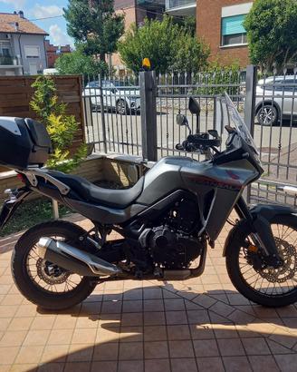 Moto Honda Transalp 750