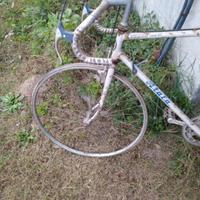 bicicletta da corsa Atala da sistemare 