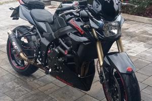 Suzuki GSR 750 - 2012