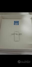 anello solitario con diamante 