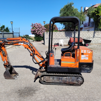 Miniescavatore pel job eb 12