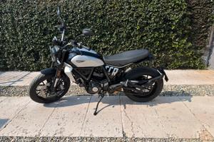 Ducati Scramble Icon 800 2024 - perfetta, pochi km
