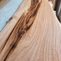 tavoli in legno massello e resina epossidica 