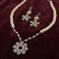 Set gioielli floreale collana perle orecchini