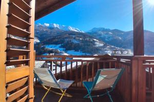 Appartamento con terrazza vista montagne