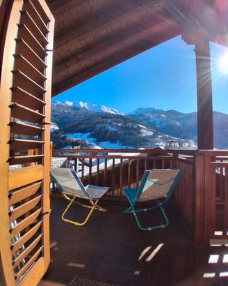 Appartamento con terrazza vista montagne