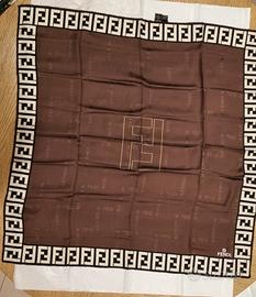 Foulard in seta Fendi