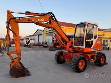 Escavatore gommato FAI 410 Mid Trax