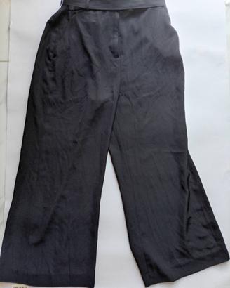 Pantaloni neri eleganti a gamba larga