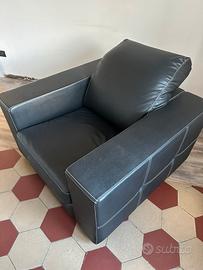 2 poltrone e un pouf