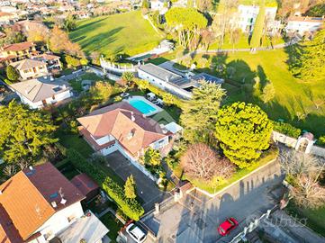 VILLA SINGOLA A GAVARDO