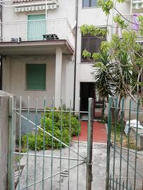 Ristrutturato e vicino al mare